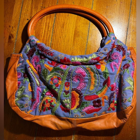 Beautifully Embroidered Multicolor Hand Bag - Picture 1 of 6